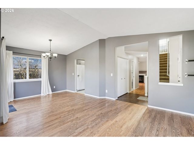 1156 Ne PALOMA Ave, Gresham, OR 97030