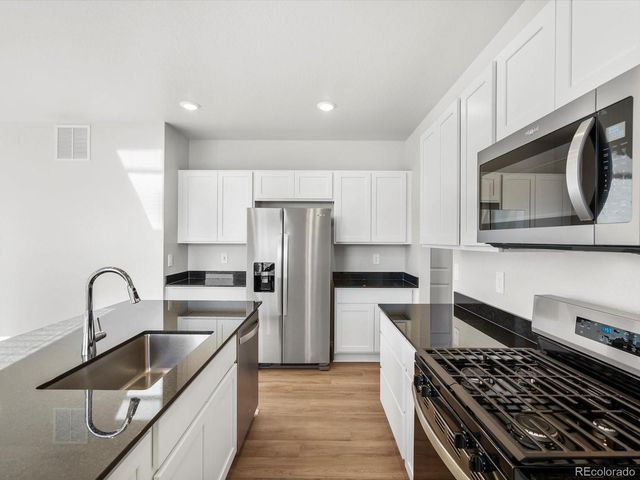 4641 Sunsplash Way, Johnstown, CO 80534