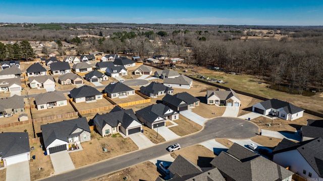 7 Songbird Cove, Greenbrier, AR 72058