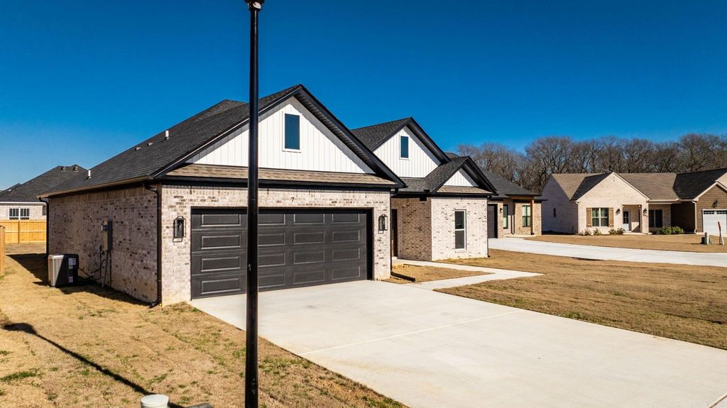 7 Songbird Cove, Greenbrier, AR 72058