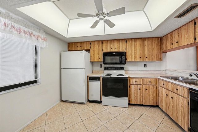 172 LAKEVIEW WAY 172, Oldsmar, FL 34677