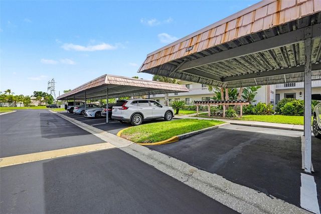 172 LAKEVIEW WAY 172, Oldsmar, FL 34677