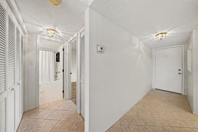 172 LAKEVIEW WAY 172, Oldsmar, FL 34677