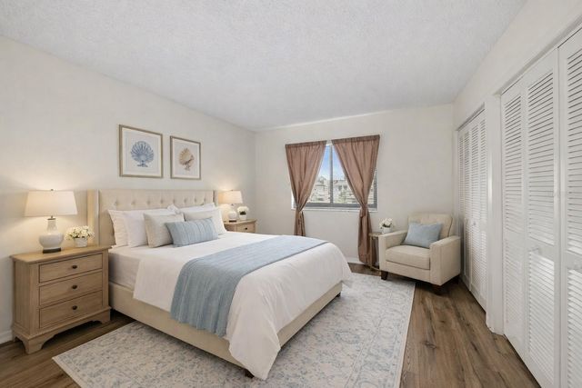 172 LAKEVIEW WAY 172, Oldsmar, FL 34677