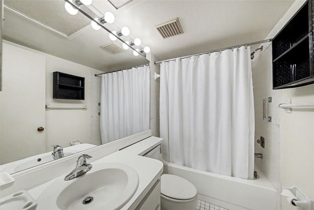 172 LAKEVIEW WAY 172, Oldsmar, FL 34677