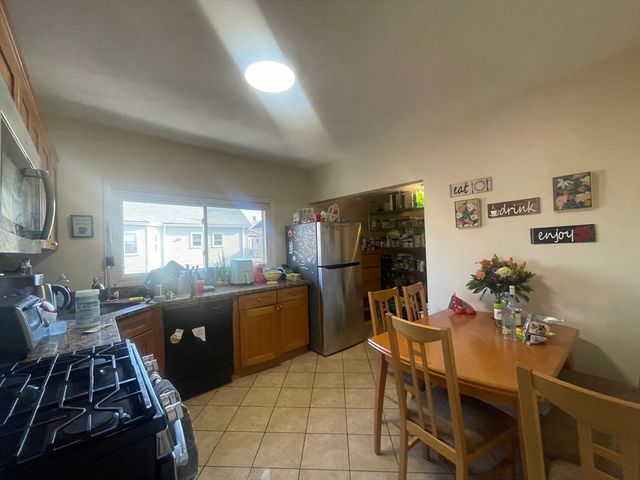 227 Boston Ave 2, Medford, MA 02155