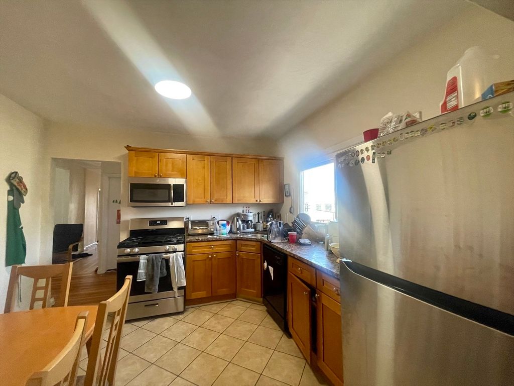 227 Boston Ave 2, Medford, MA 02155