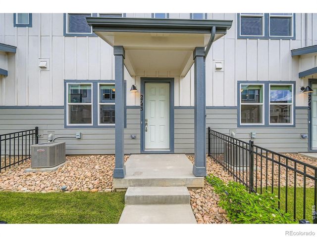 2805 Bear Springs Circle, Longmont, CO 80503