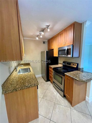 1460 NE 18th St 102, Fort Lauderdale, FL 33305