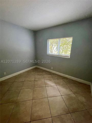 1460 NE 18th St 102, Fort Lauderdale, FL 33305
