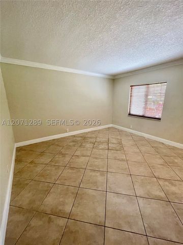 1460 NE 18th St 102, Fort Lauderdale, FL 33305