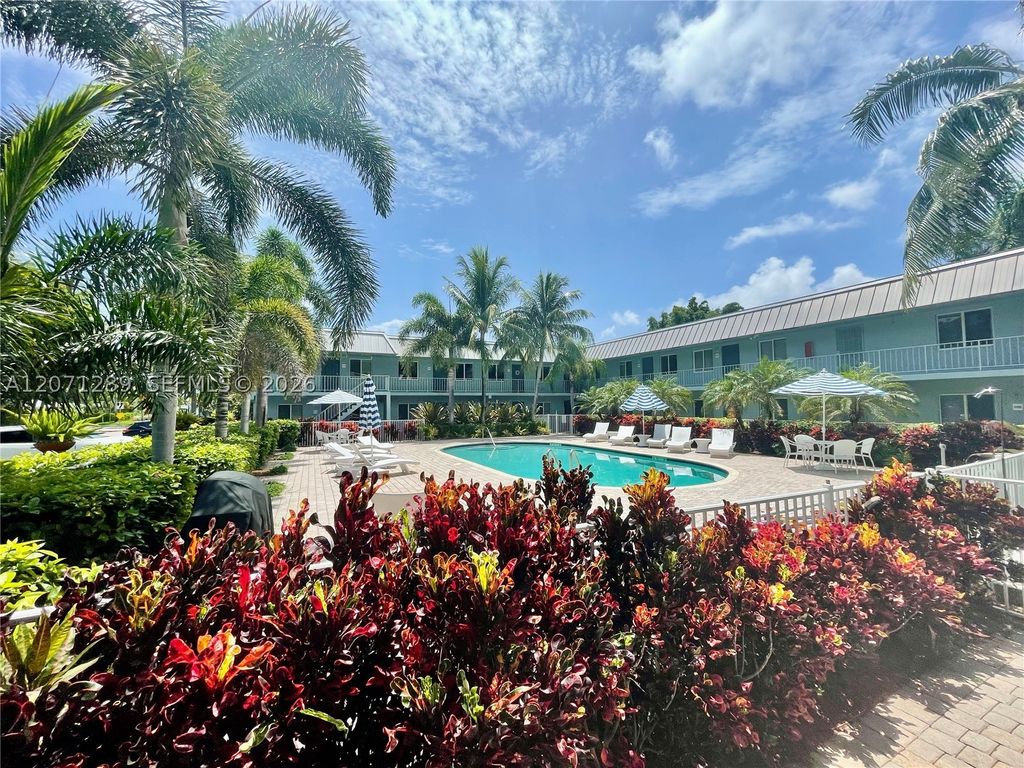 1460 NE 18th St 102, Fort Lauderdale, FL 33305