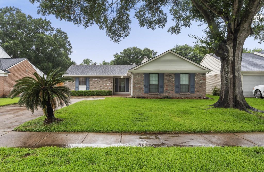 18007 Brooknoll Drive, Houston, TX 77084