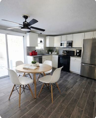 39 Adelaide Ave 1, Methuen, MA 01844