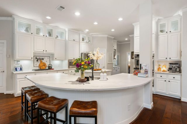 27 Wooded Path Place, The Woodlands, TX 77382