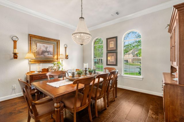 27 Wooded Path Place, The Woodlands, TX 77382