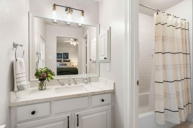 27 Wooded Path Place, The Woodlands, TX 77382