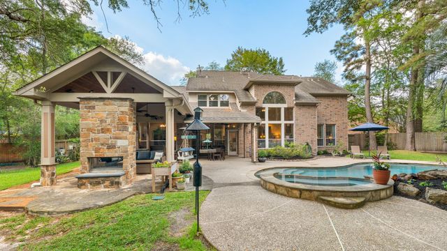 27 Wooded Path Place, The Woodlands, TX 77382
