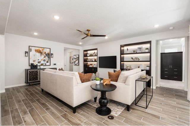 2442 N Harken Way, Clovis, CA 93619