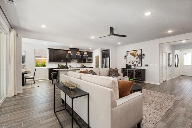2442 N Harken Way, Clovis, CA 93619