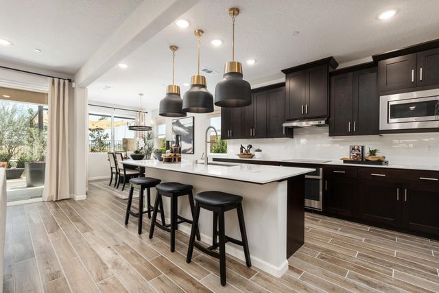 2442 N Harken Way, Clovis, CA 93619