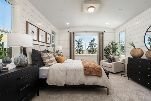 2442 N Harken Way, Clovis, CA 93619