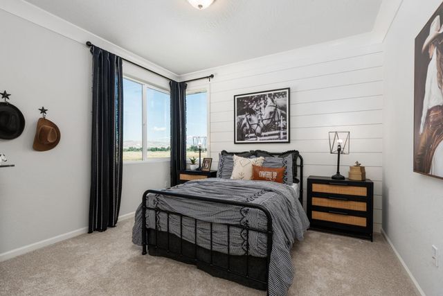 2442 N Harken Way, Clovis, CA 93619