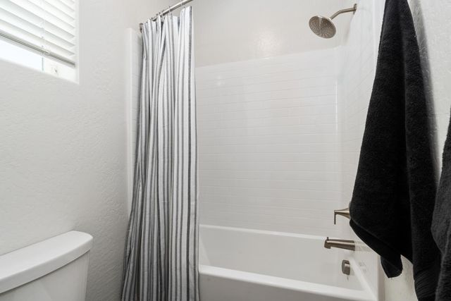 2442 N Harken Way, Clovis, CA 93619