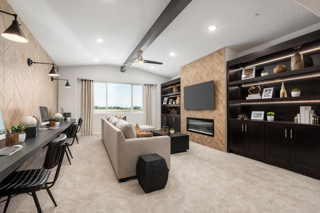 2442 N Harken Way, Clovis, CA 93619