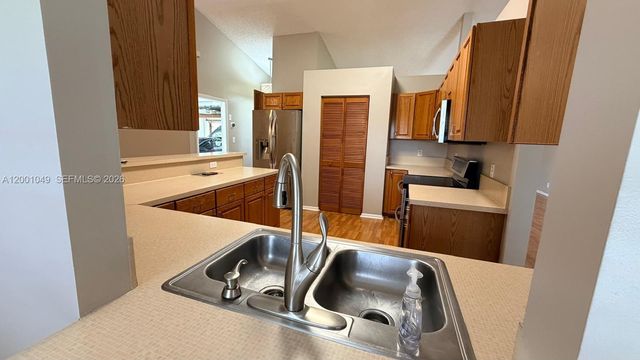 11540 NW 27th Ct -, Plantation, FL 33323