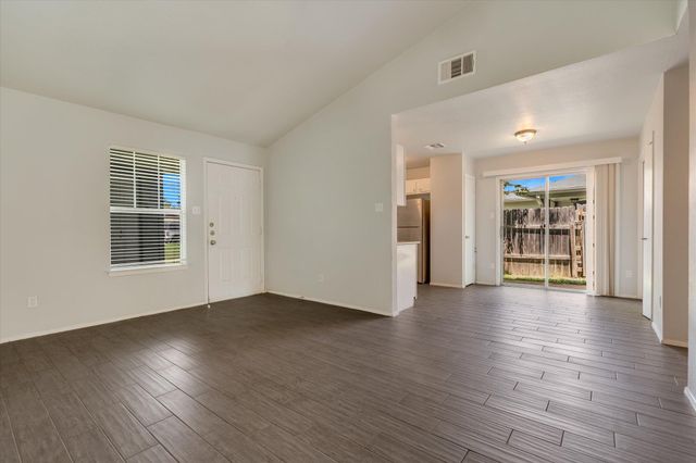 11906 Sunhillow BND A, Austin, TX 78758