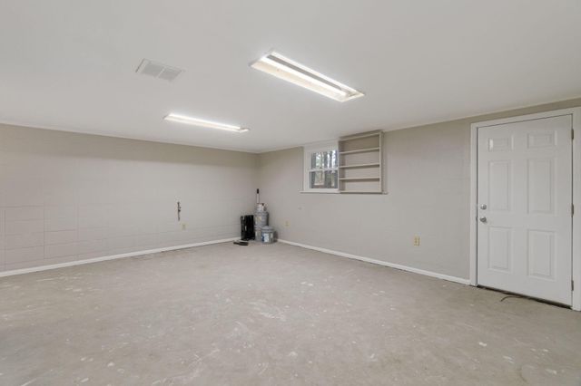 511 Westover Dr., Hattiesburg, MS 39402