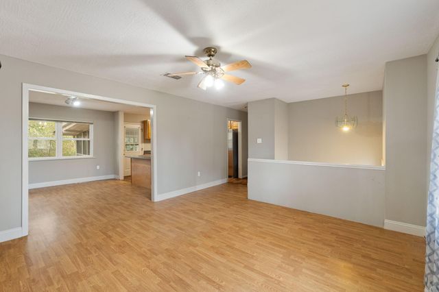 511 Westover Dr., Hattiesburg, MS 39402