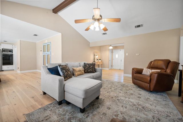 212 S Heights Drive, Crowley, TX 76036