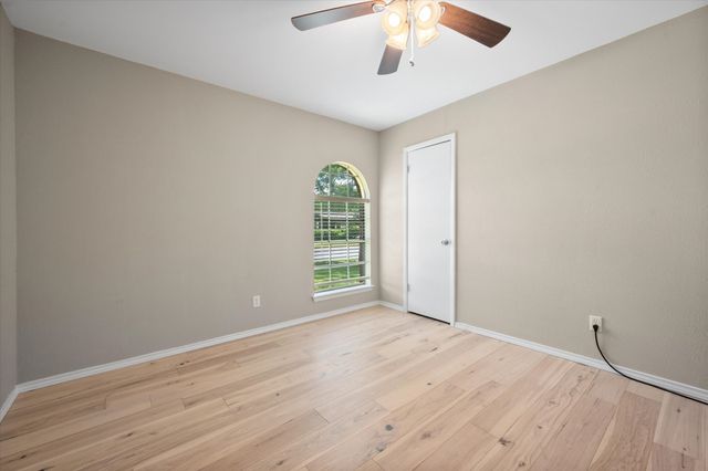 212 S Heights Drive, Crowley, TX 76036