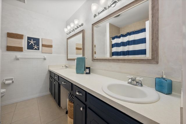 212 S Heights Drive, Crowley, TX 76036