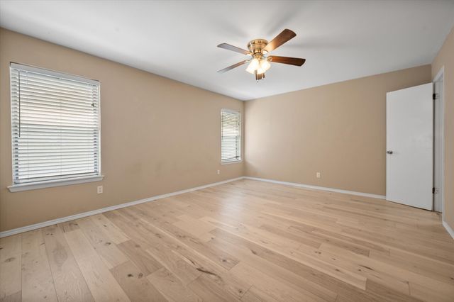 212 S Heights Drive, Crowley, TX 76036