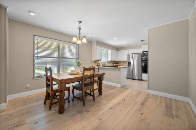 212 S Heights Drive, Crowley, TX 76036