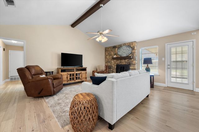 212 S Heights Drive, Crowley, TX 76036