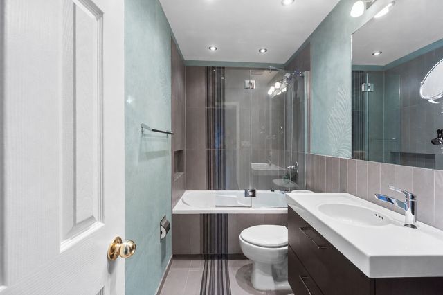 1617 N Windsor Drive 208, Arlington Heights, IL 60004