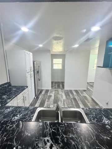 211 Johnson Street, Ames, TX 77575