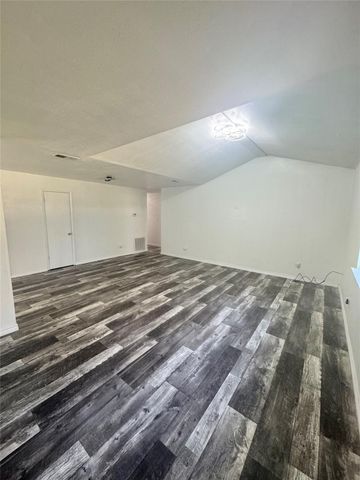 211 Johnson Street, Ames, TX 77575