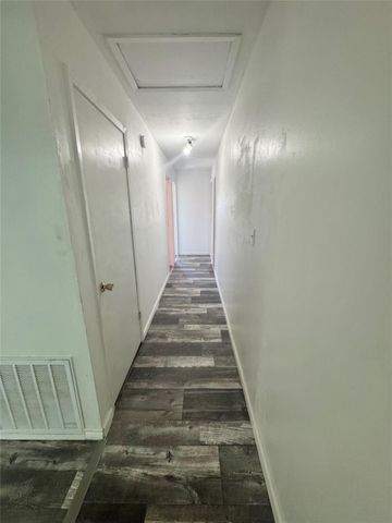 211 Johnson Street, Ames, TX 77575