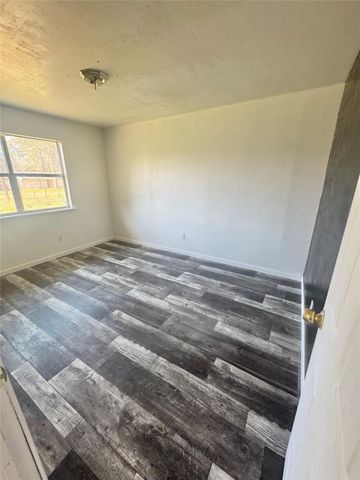 211 Johnson Street, Ames, TX 77575