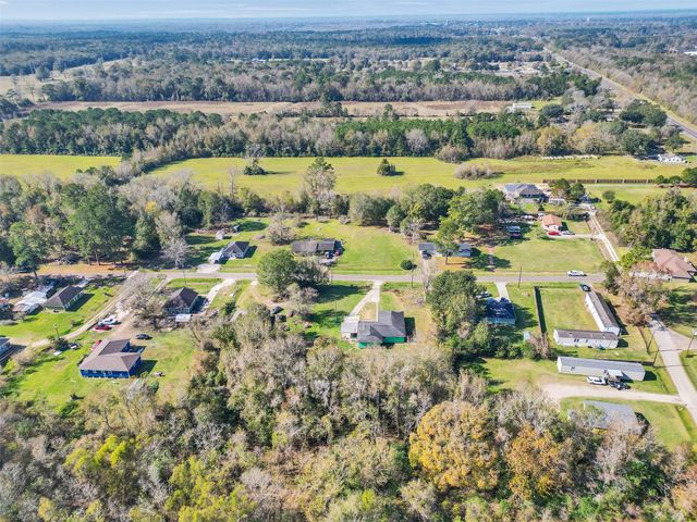 211 Johnson Street, Ames, TX 77575