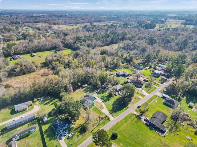 211 Johnson Street, Ames, TX 77575