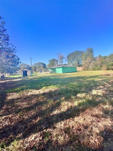 211 Johnson Street, Ames, TX 77575