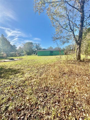 211 Johnson Street, Ames, TX 77575