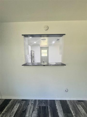 211 Johnson Street, Ames, TX 77575