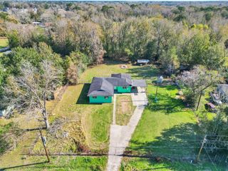 211 Johnson Street, Ames, TX 77575